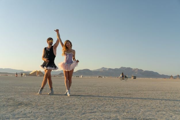 Burning man como hacer amigos